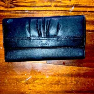 COACH Ashley Pleated Tri-Fold Wallet in Black soft Leather.